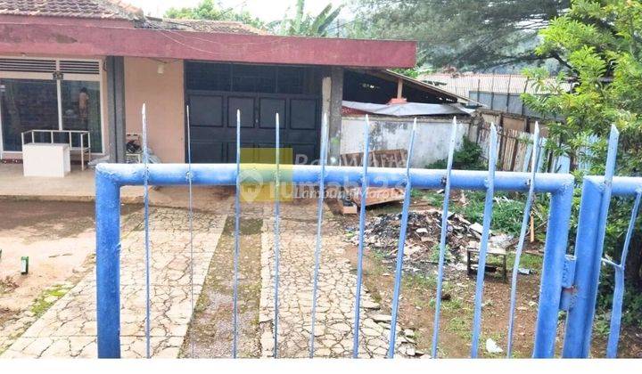 Dijual Rumah dengan pekarangan luas ay 2