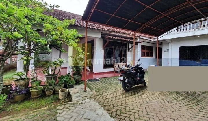 Dijual  Rumah dengan Kamar Kost 10 pintu 2