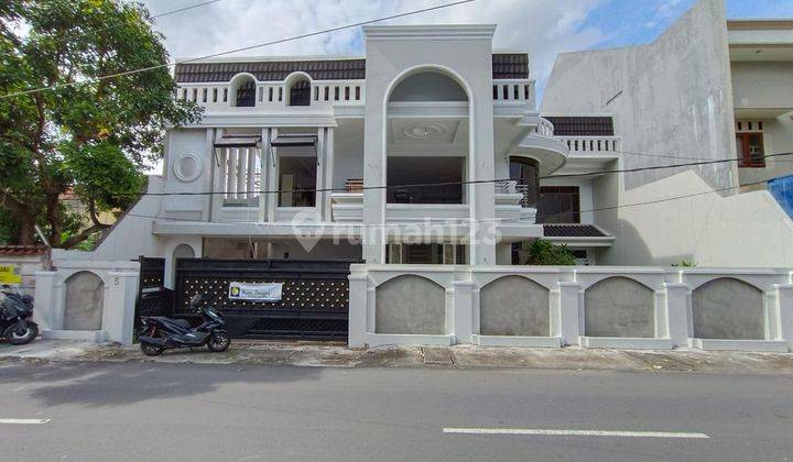 Fully Furnished American Style Luxury House in Denpasar City Center 1