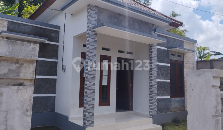 Rumah 2 Kamar dengan Taman dan Halaman Belakang di Kota Tabanan, Bali 2