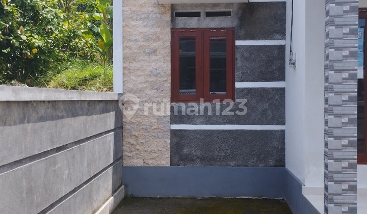 Rumah 2 Kamar dengan Taman dan Halaman Belakang di Kota Tabanan, Bali 3
