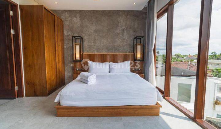 Canggu Luxury Villa with Rice Field View Near Echo Beach 2