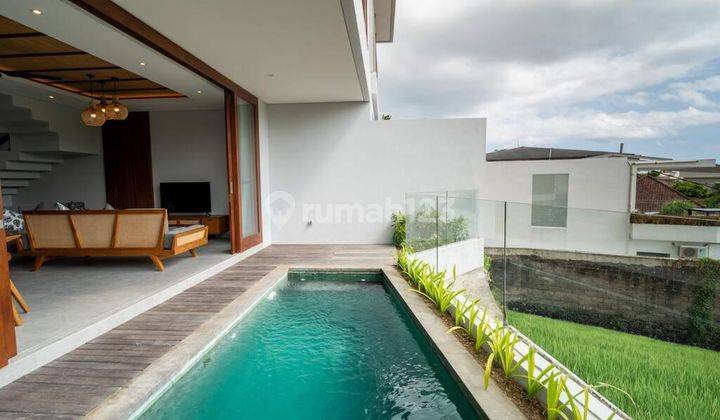 Canggu Luxury Villa with Rice Field View Near Echo Beach 1