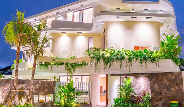 Villa Mewah 3 Lantai Seminyak Fully Furnished