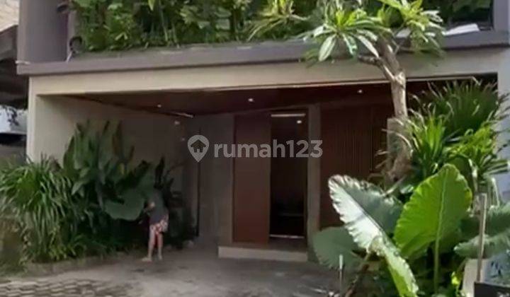 Jimbaran Tropical Modern Villa Ready to Occupy Near Melasti Beach