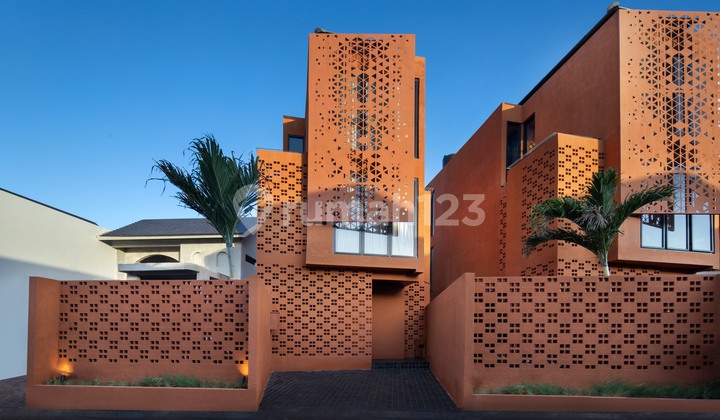 Villa 3 Lantai Canggu Dekat Pantai Batu Bolong