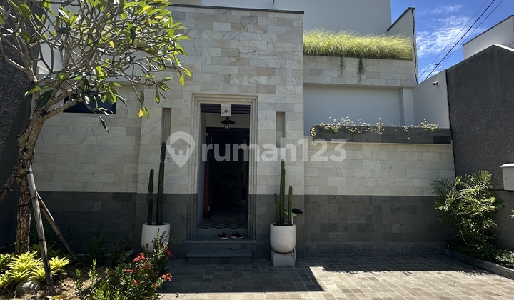 Villa Mewah Modern Style Jimbaran Dekat Pantai Melasti Villa Mewah Modern Style Jimbaran Dekat Pantai Melasti