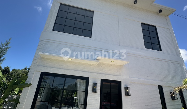 Modern Tropical Villa Ready to Live in Nusa Dua Fully Furnished