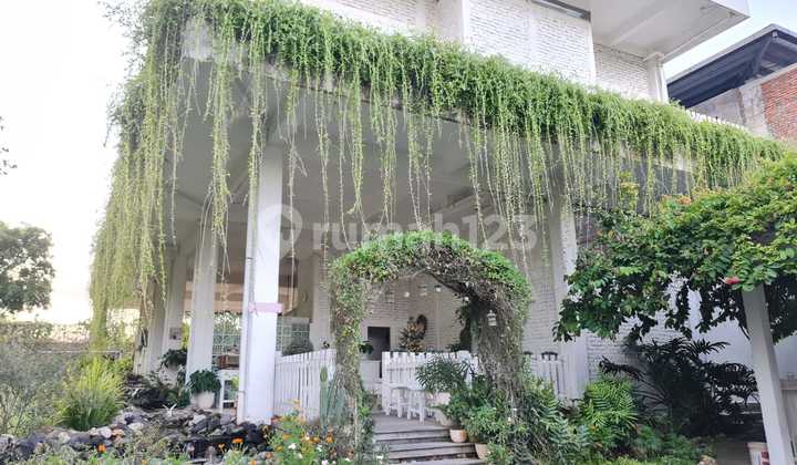 Rumah Mewah Bergaya Eropa Classic One Gate System Nusa Dua