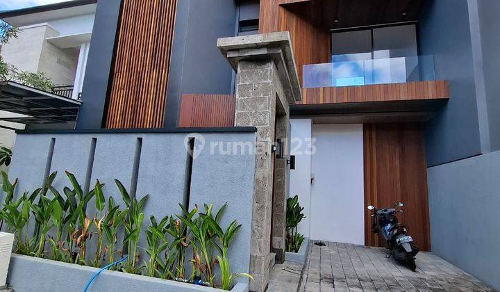 Villa Modern Tropis Jimbaran Dekat Pantai Melasti Furnished 1