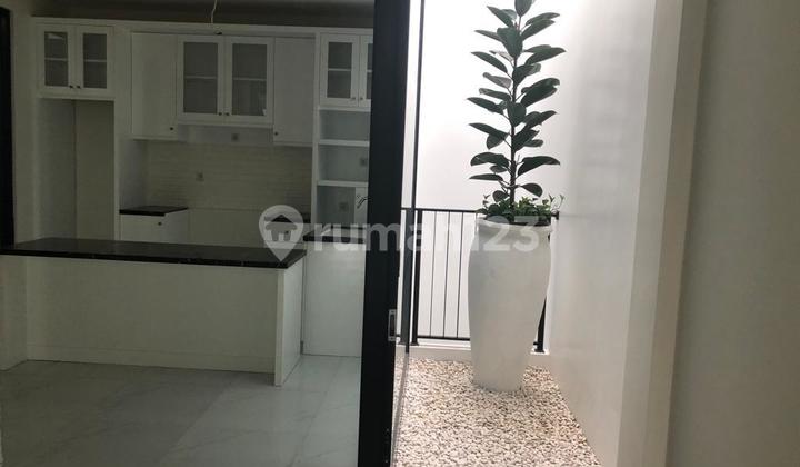 Di Sewa Rumah Mininalis 3 Lantai di Alam Elok.pondok.indah Jaksel 2