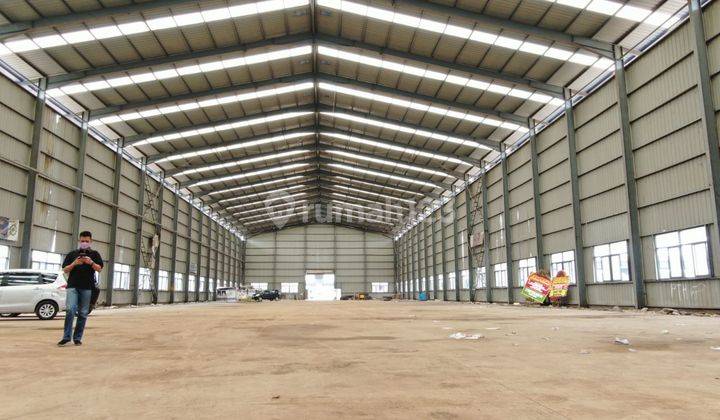 Gudang logistik Rest Area tol jakarta-Cikampek 9