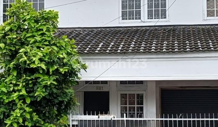 For Rent: 2-Story House. Roadside. Suitable for a Silent Office in Kebayoran Lama, Jakarta. For Rent: 2-Story House. Roadside. Suitable for a Silent Office in Kebayoran Lama, Jakarta.