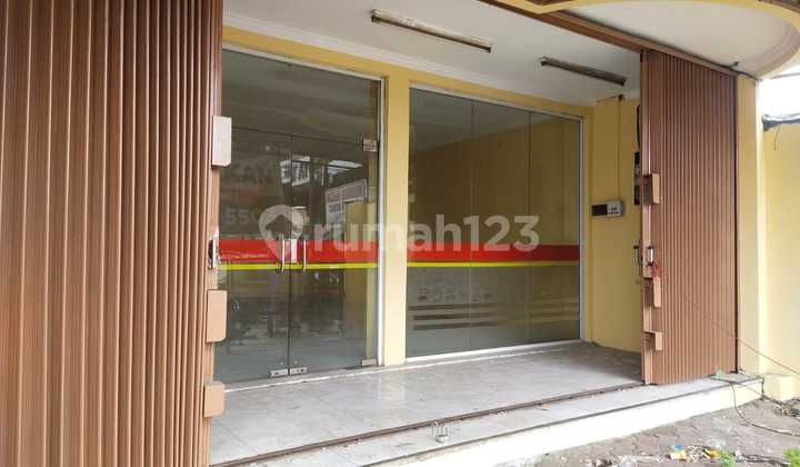 For Sale and For Rent, 3-Story Shop House on Jln. M.H. Thamrin, Cikokol, Tangsel