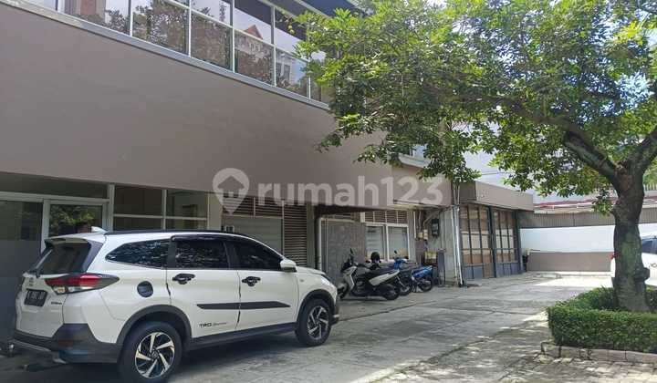 Di.jual.cepat Rumah Lama Terawat Lokasi.cocok.utk.tinggal/Tempat Usaha Di.brawijaya Huk.dgn.prapanca Raya Kebayoran Baru.jaksel