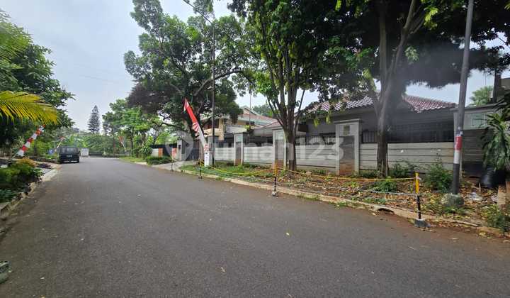 Price revision.old house for sale in Bukit Hijau Pondok Indah, South Jakarta. 2