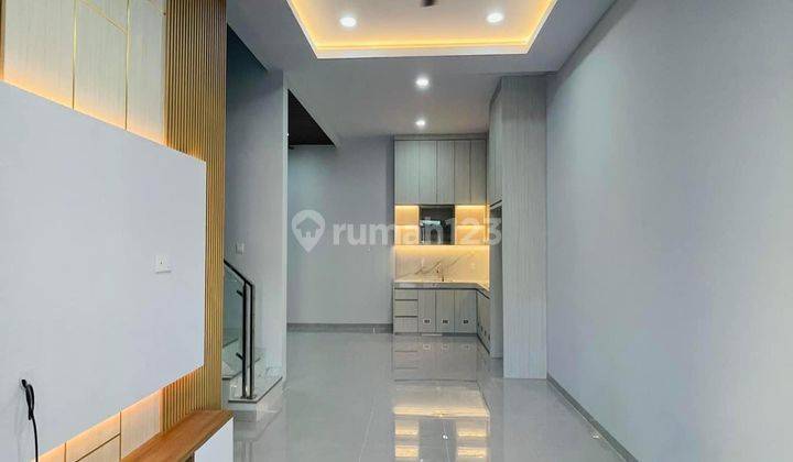 Dijual Rumah Cantik Full Renovasi View Laut Di  di beverly Green, Batam Centre 2