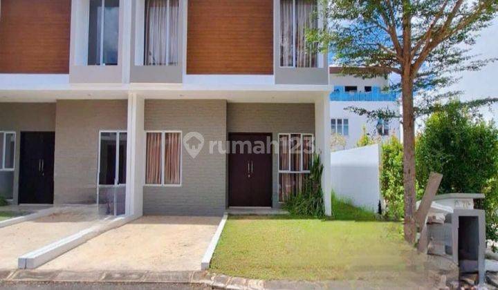 Dijual Rumah 2 Lantai Belakang Langsung Fasilitas Di Azure Bay 1