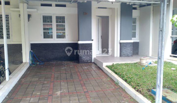 Rumah Terenovasi Unfurnished SHM Kota Baru Parahyangan, Bandung 1