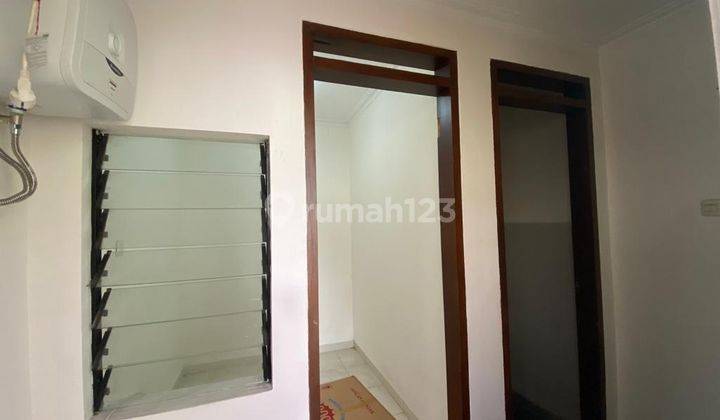 Disewakan Rumah Singgasana Pradana 10