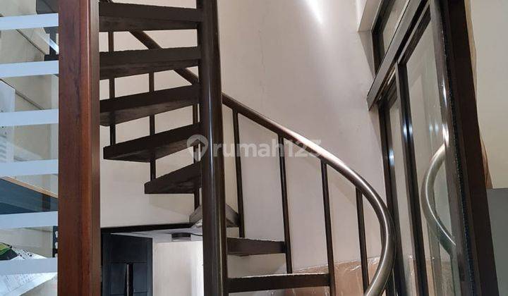 Dijual Rumah Singgasana Pradana Jl Darma Sakti 2