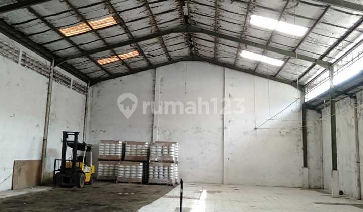 Gudang di Kav Gudang Holis