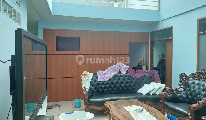 Rumah 2 Lantai Bagus Unfurnished SHM di Kembar Timur , Bandung 1