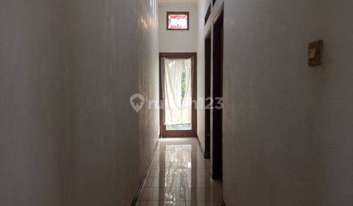 Rumah Bagus Unfurnished SHM di Daerah Jalan Pluto , Bandung 2