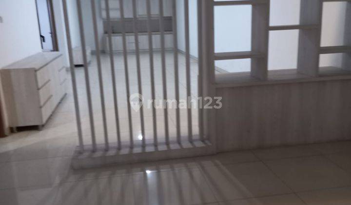 Rumah 2 Lantai Bagus Semi Furnished SHM di Pasirluyu, Kembar 1