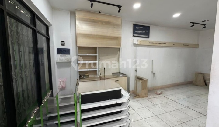 Affordable Ready-to-Use Shophouse in the Heart of Ciateul Wing, Bandung 2