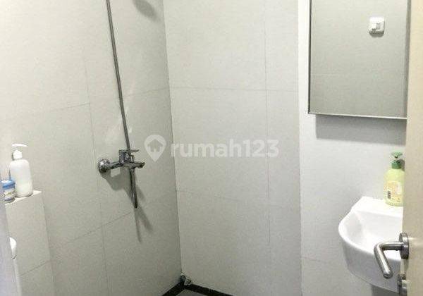 Rumah 2 Lantai Bagus Unfurnished SHM di Cihampelas, Bandung 2