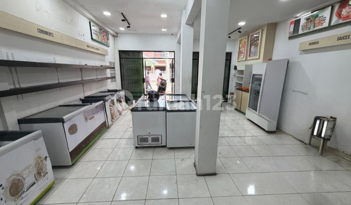 Affordable Ready-to-Use Shophouse in the Heart of Ciateul Wing, Bandung 1