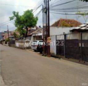 Rumah Lelang Bagus Unfurnished SHM di Jalan Kembar, Bandung 2