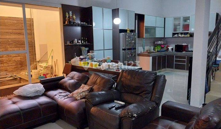 Rumah Bagus Unfurnished SHM di Istana Regency Cijerah 1