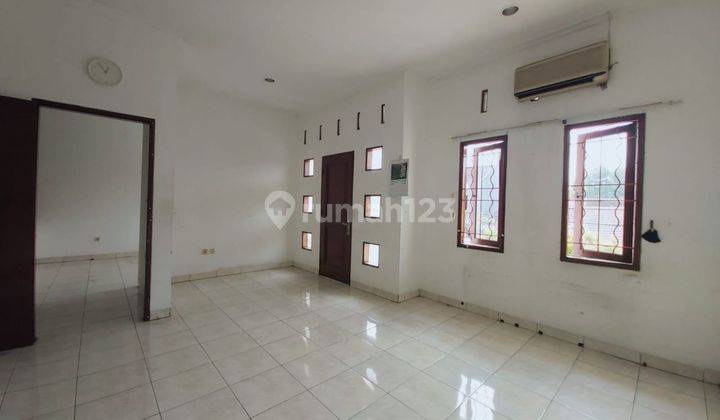 Rumah 2 Lantai Bagus Unfurnished SHM di Batununggal Indah