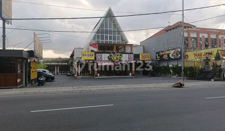Large and Spacious Store at Dewi Sri Kuta Tourism Center 2