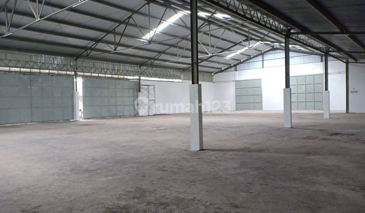 Gudang dan kantor besar di pusat kota Denpasar 4