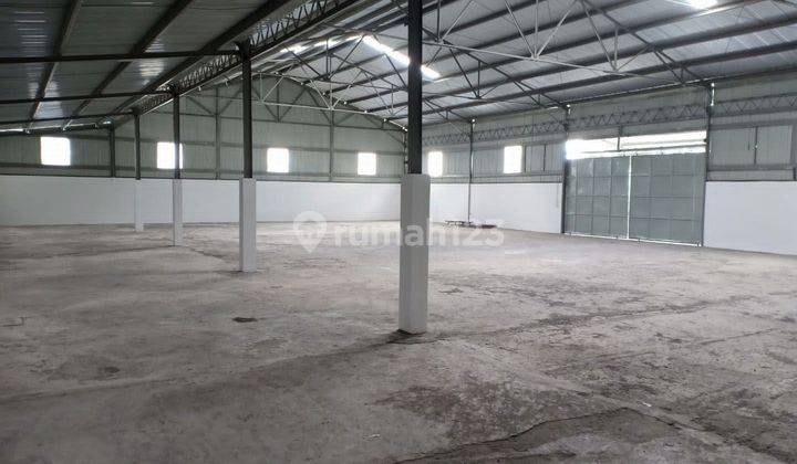 Gudang dan kantor besar di pusat kota Denpasar 7