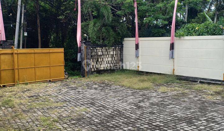 Gudang dan kantor luas siap pakai di By Pass Ida Bagus Mantra 10