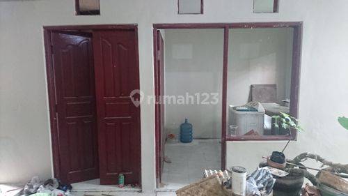 Rumah luas dan sederhana di gatot subroto barat 2