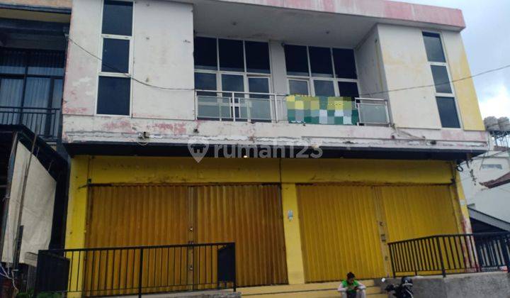 3 storey shophouse with a 12 meter wide attached shophouse in Gatot Subroto, Denpasar 1