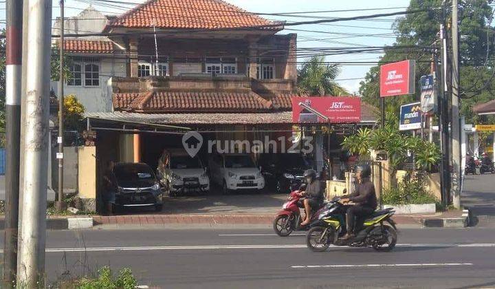 Bangunan ruko gedung showroom mobil bekas 1