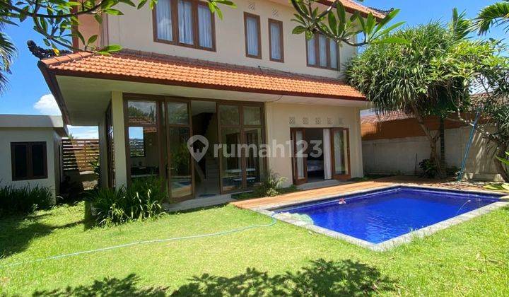 Villa with pool and large garden in Canggu 1