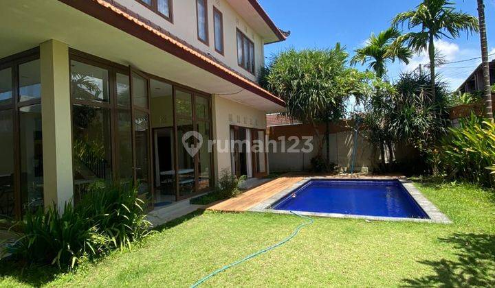 Villa with pool and large garden in Canggu 2