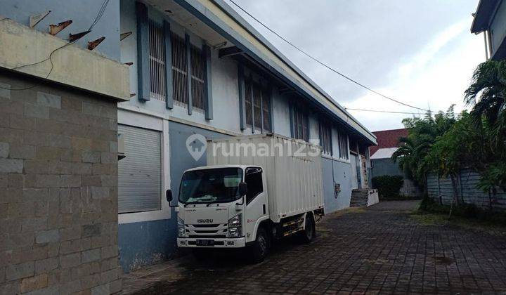 Warehouse and office parking area at By Pass Ngurah Rai 2