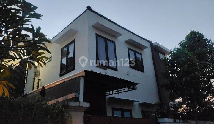 Well maintained minimalist house near Living World Denpasar 1