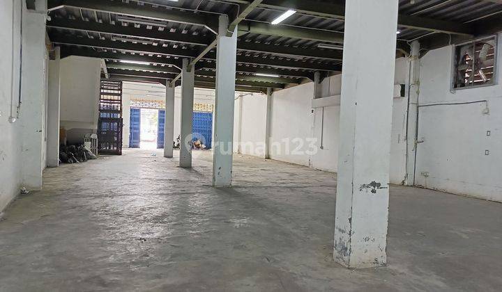 Gudang dan kantor 2 lantai di sunset road seminyak 2