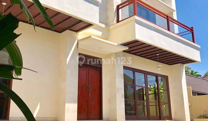Villa Modern Minimalis Di Lingkungan Asri Jimbaran 1