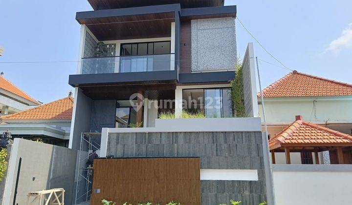 Rumah Luxury Modern Di Pusat Kota Dekat Ke Canggu 1