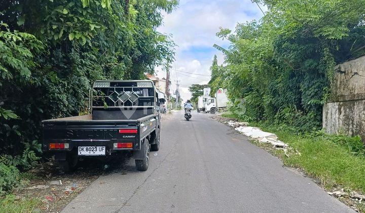 Trade Service Zone Land in Cargo Warehouse Environment Trade Service Zone Land in Cargo Warehouse Environment